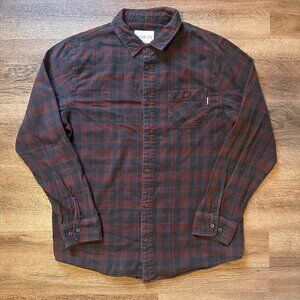 Active R/S Casual Button Down Mens Medium Burgundy Plaid Skater Flannel Shirt